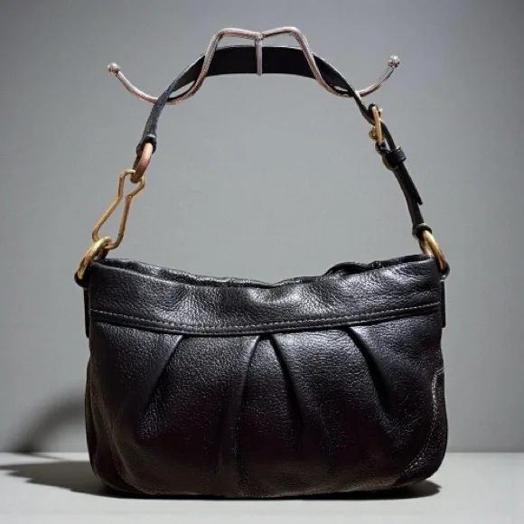 Coach Hamptons Shoulder Bag - Picture 1 of 8